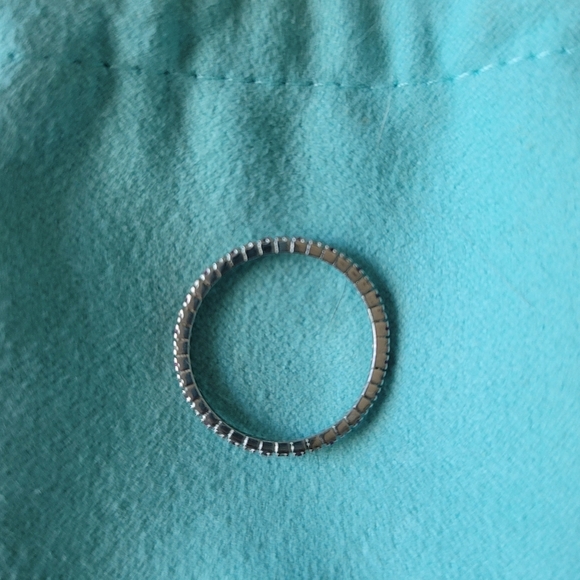 Used Ring - Picture 2 of 3